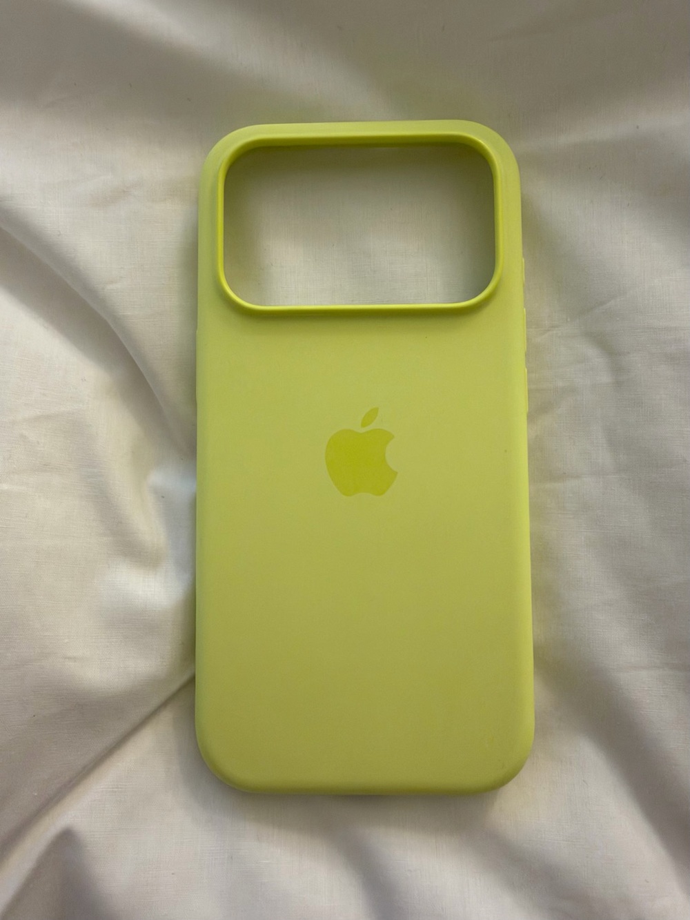 Apple iPhone 17 Pro Silicone Case - Neon Yellow